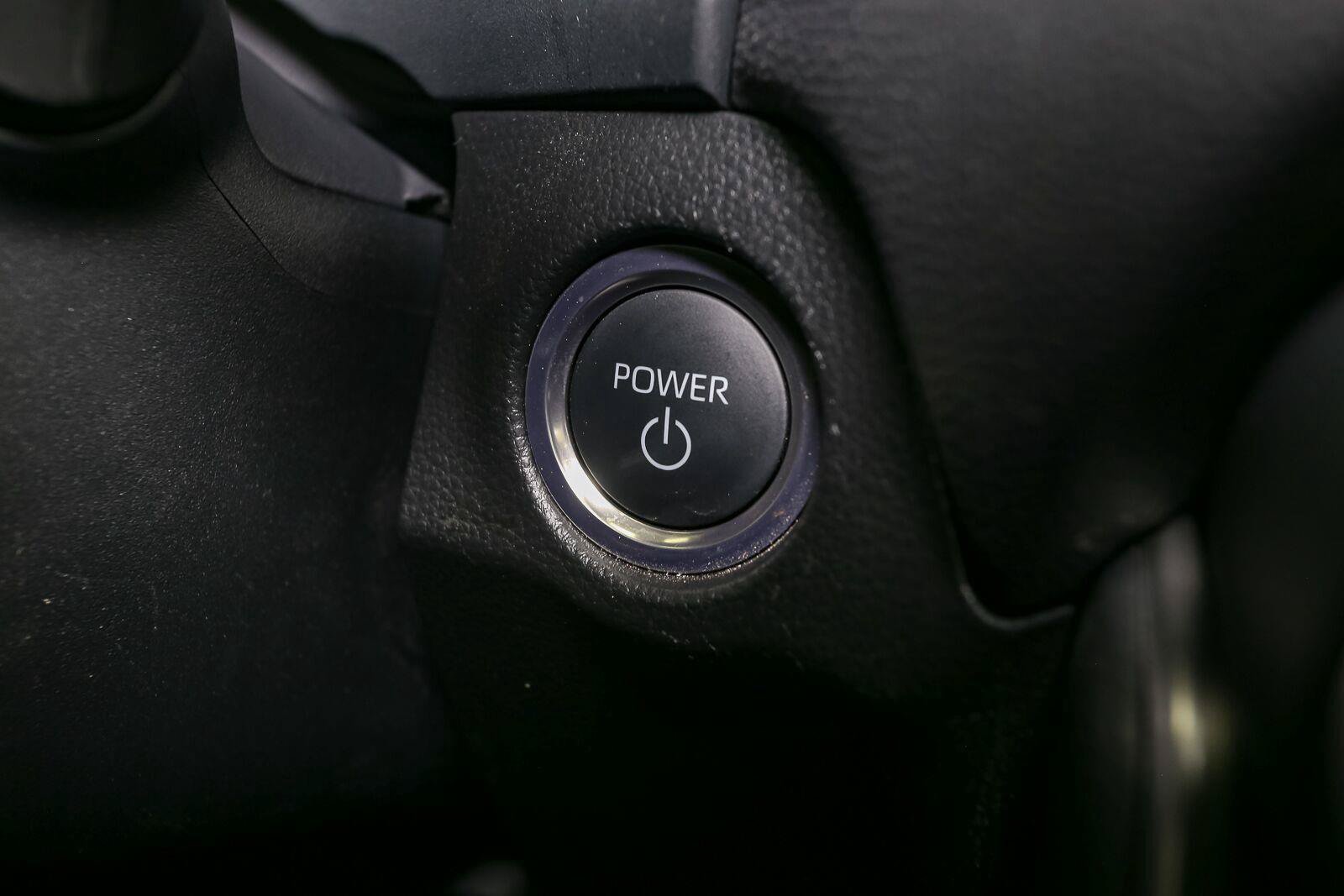 Used 2025 Toyota RAV4 SE AWD/4WD image 27
