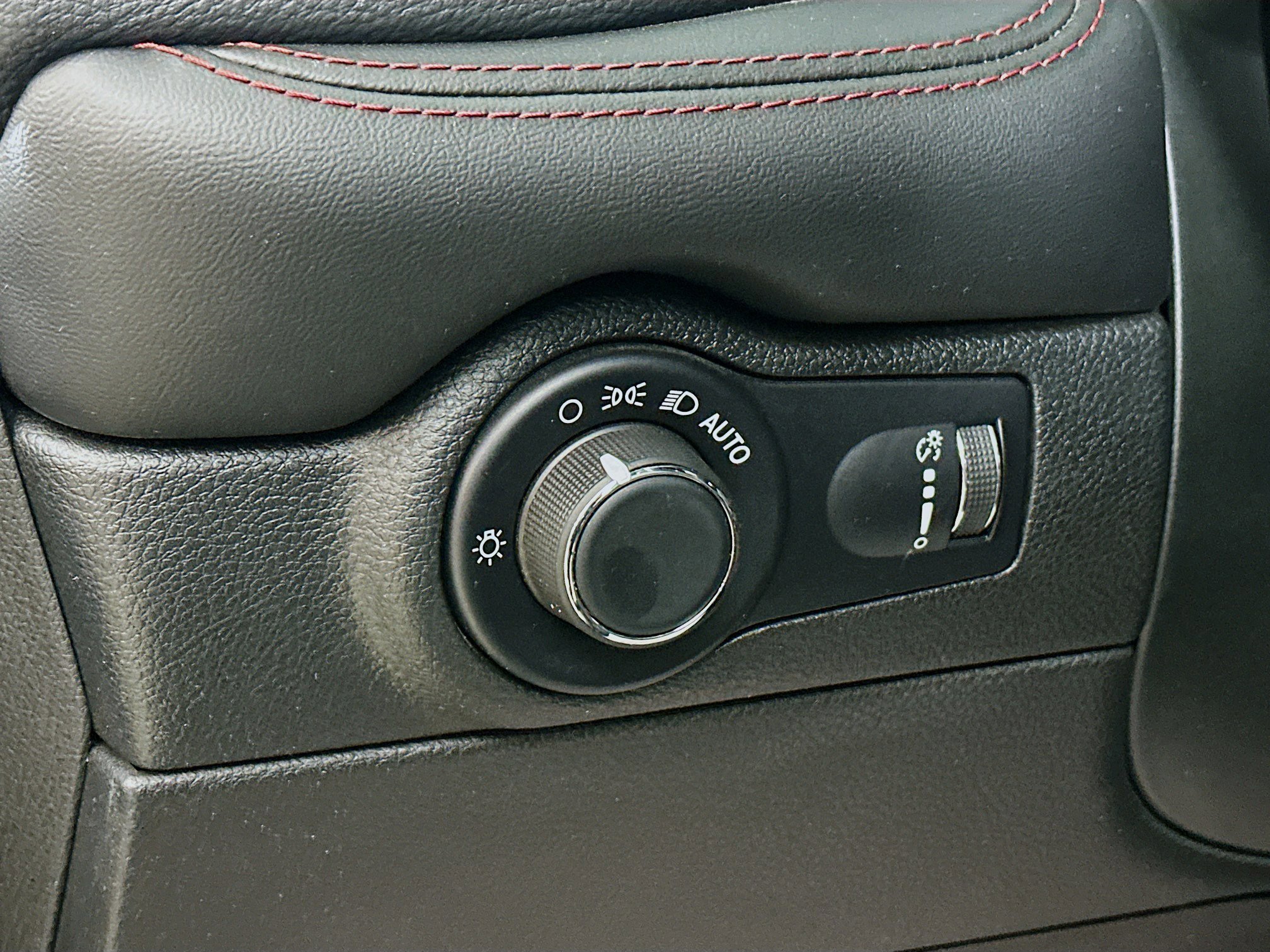 Used 2025 Dodge Durango GT AWD/4WD image 10