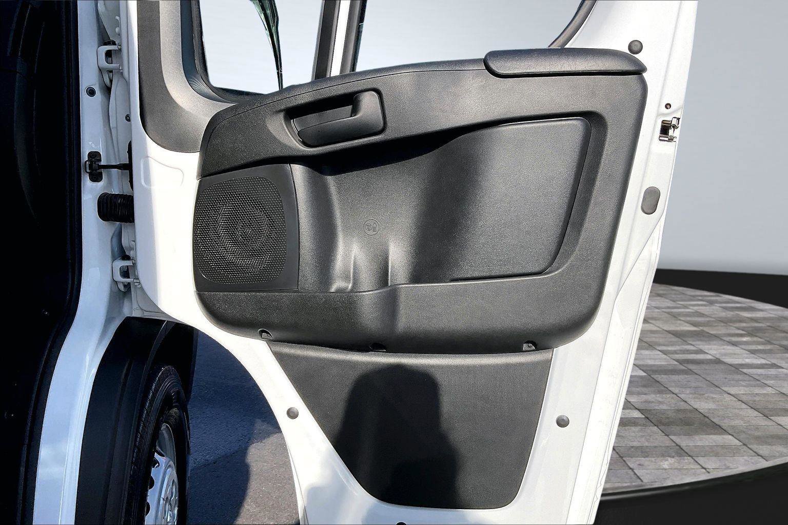Used 2025 RAM ProMaster 2500 w/ Convenience Group image 25