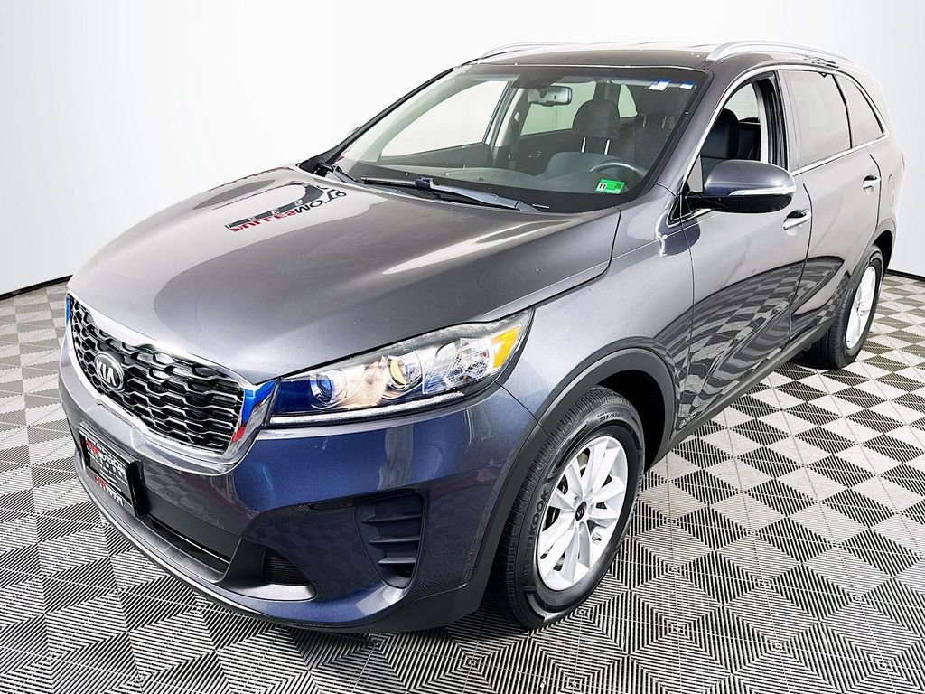 Used 2019 Kia Sorento LX w/ LX Convenience Package image 3