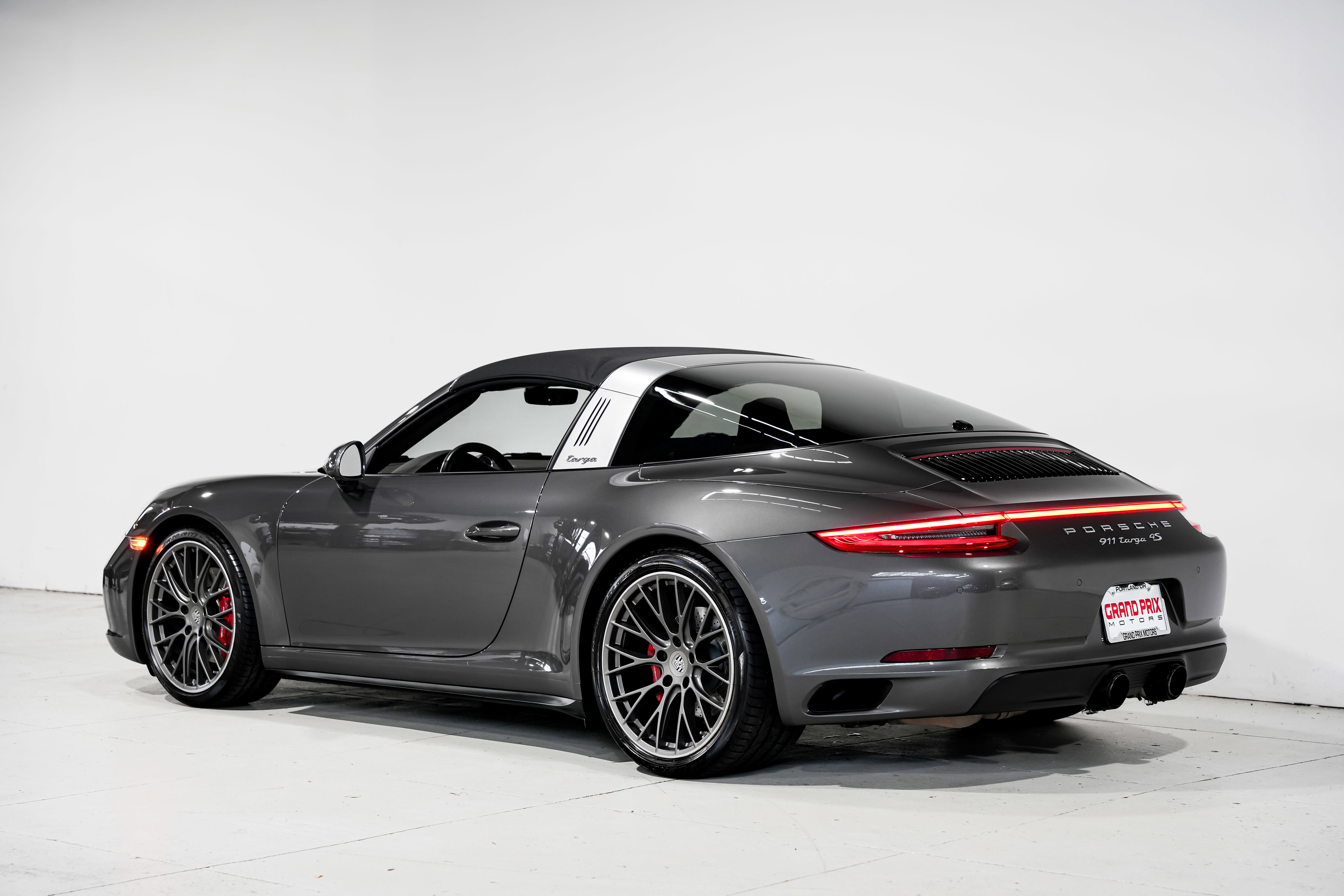 Used 2017 Porsche 911 Targa 4S image 8