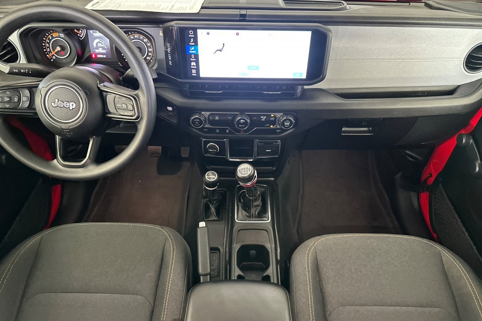 Used 2024 Jeep Wrangler Unlimited Sport AWD/4WD image 12