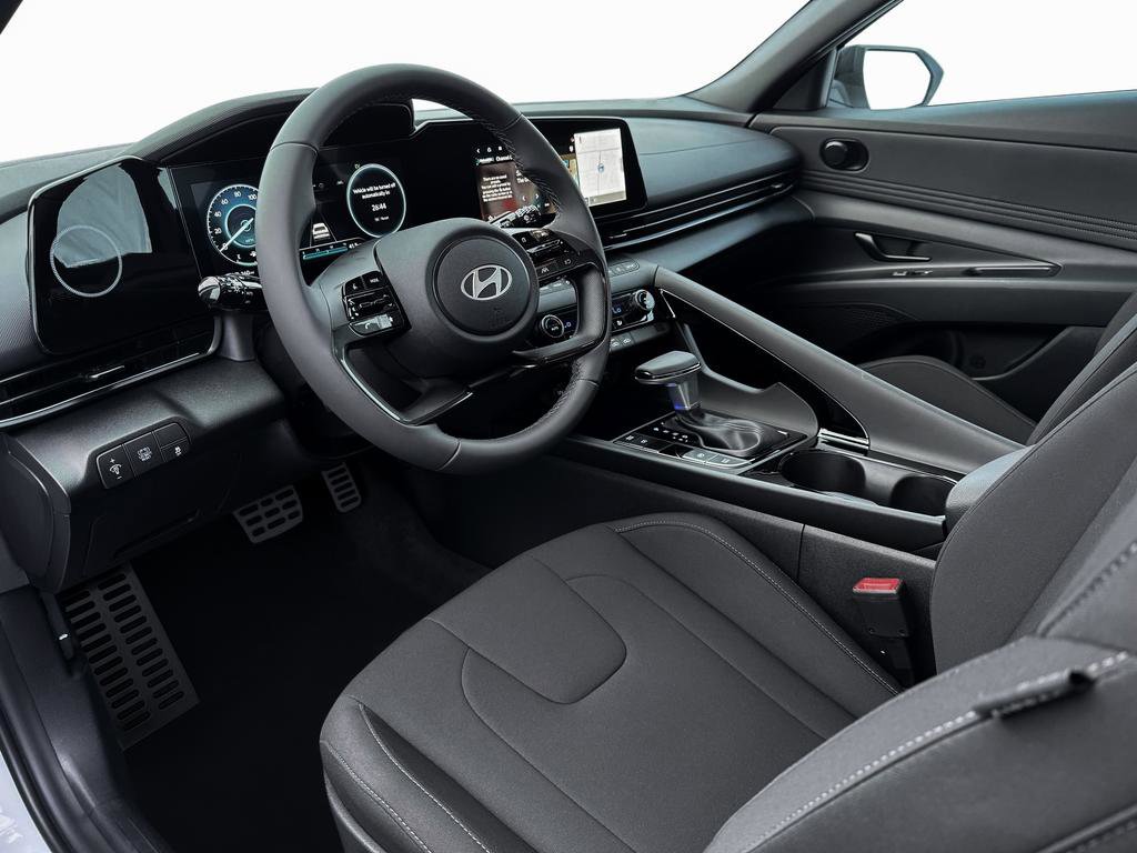 New 2025 Hyundai Elantra SEL FWD image 15