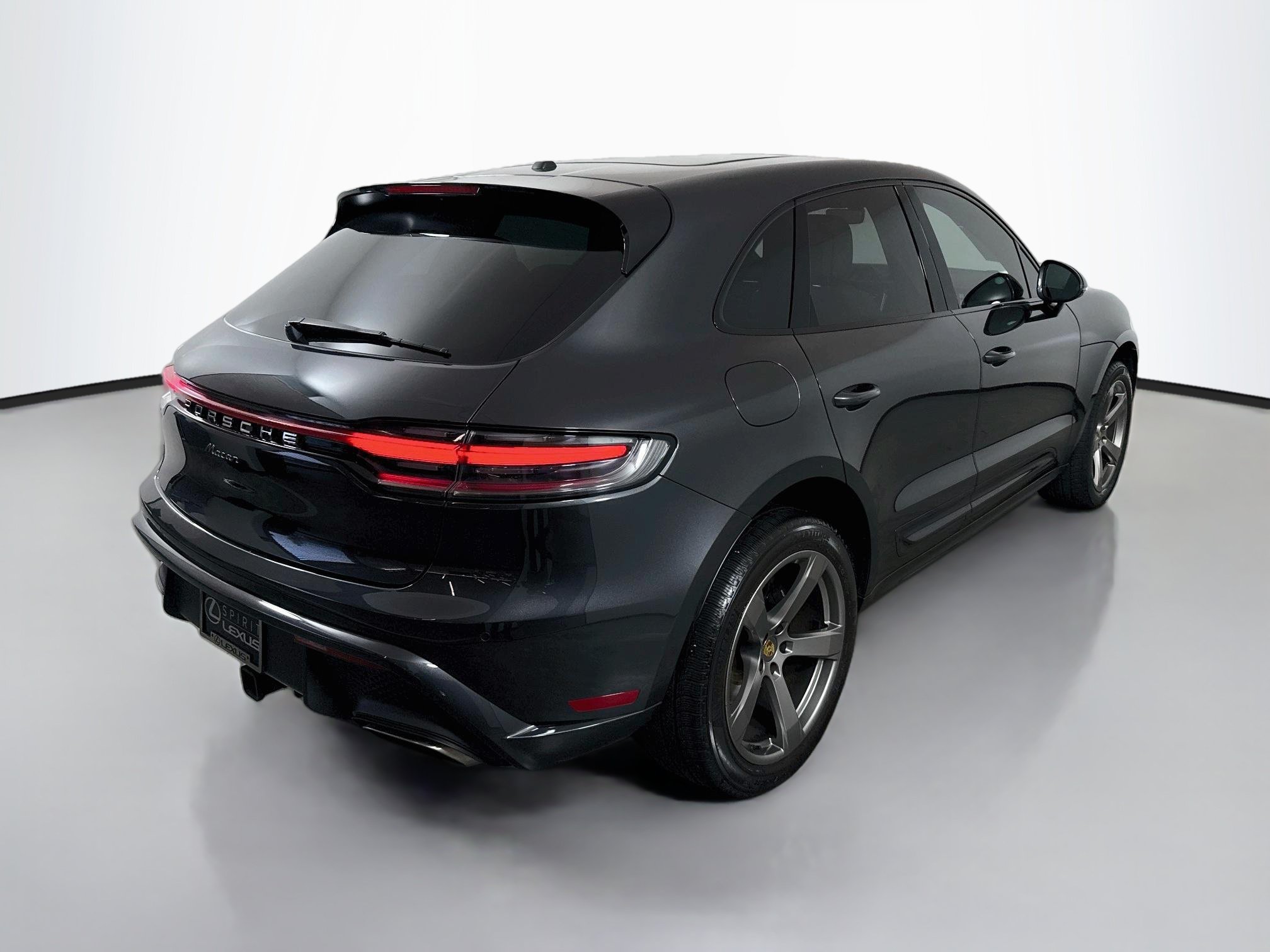 Used 2023 Porsche Macan AWD/4WD image 7