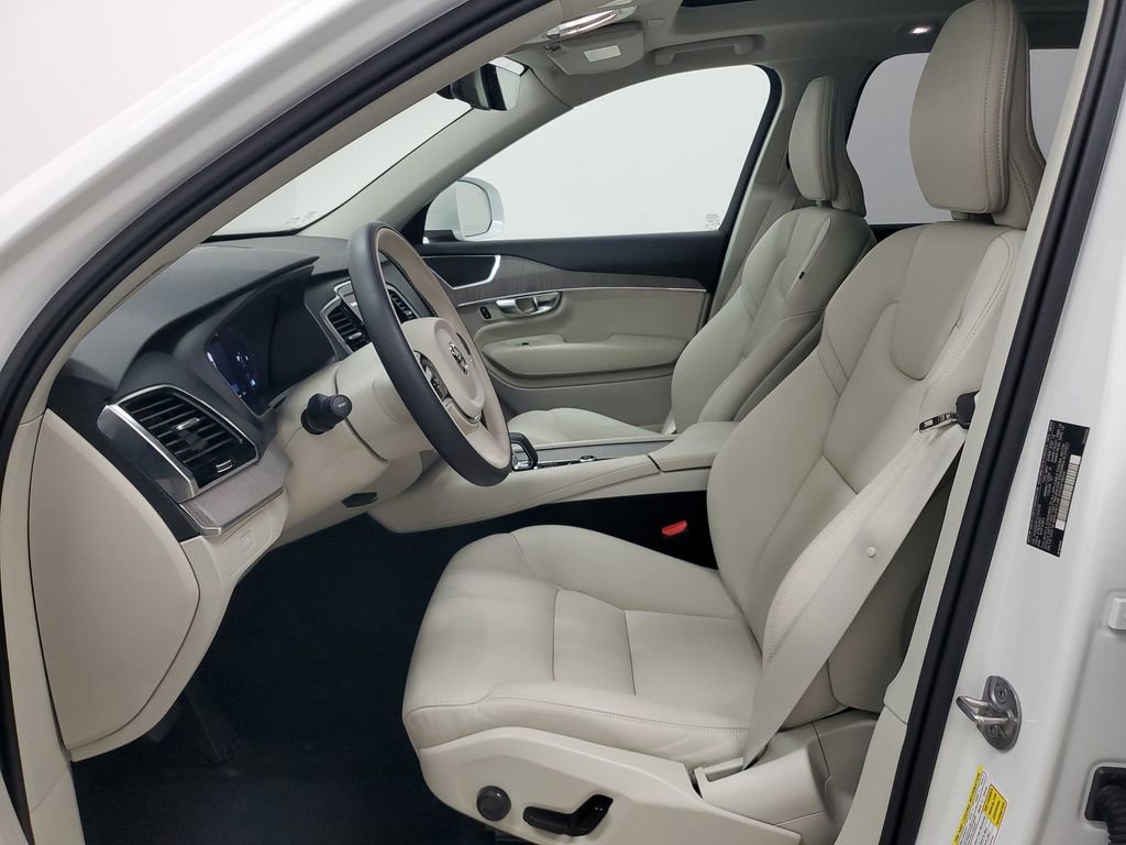 New 2025 Volvo XC90 B6 Plus w/ Protection Package Premier image 19