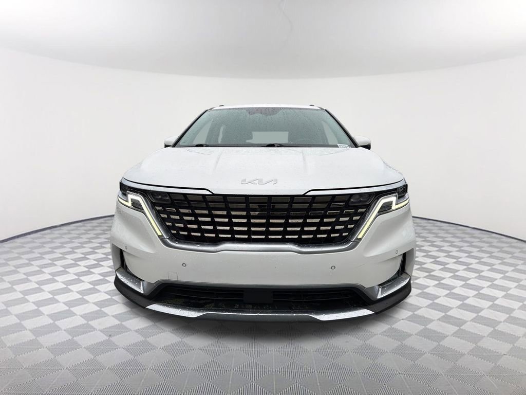 Used 2022 Kia Carnival SX Prestige image 2