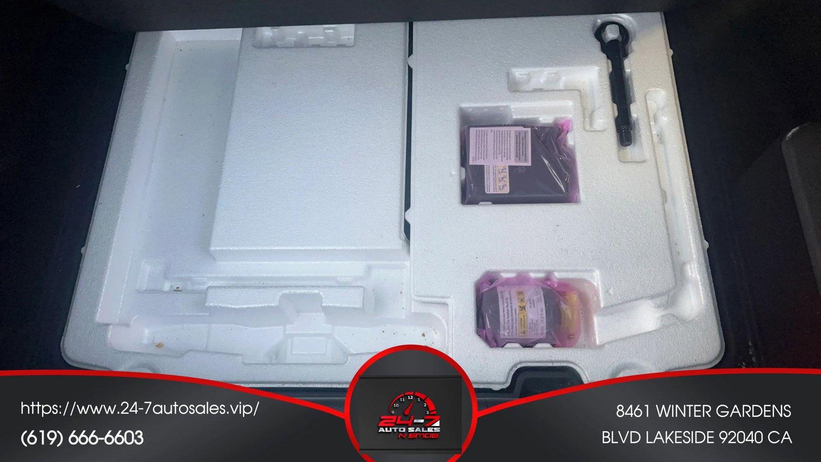 Used 2023 Toyota Prius LE FWD image 44