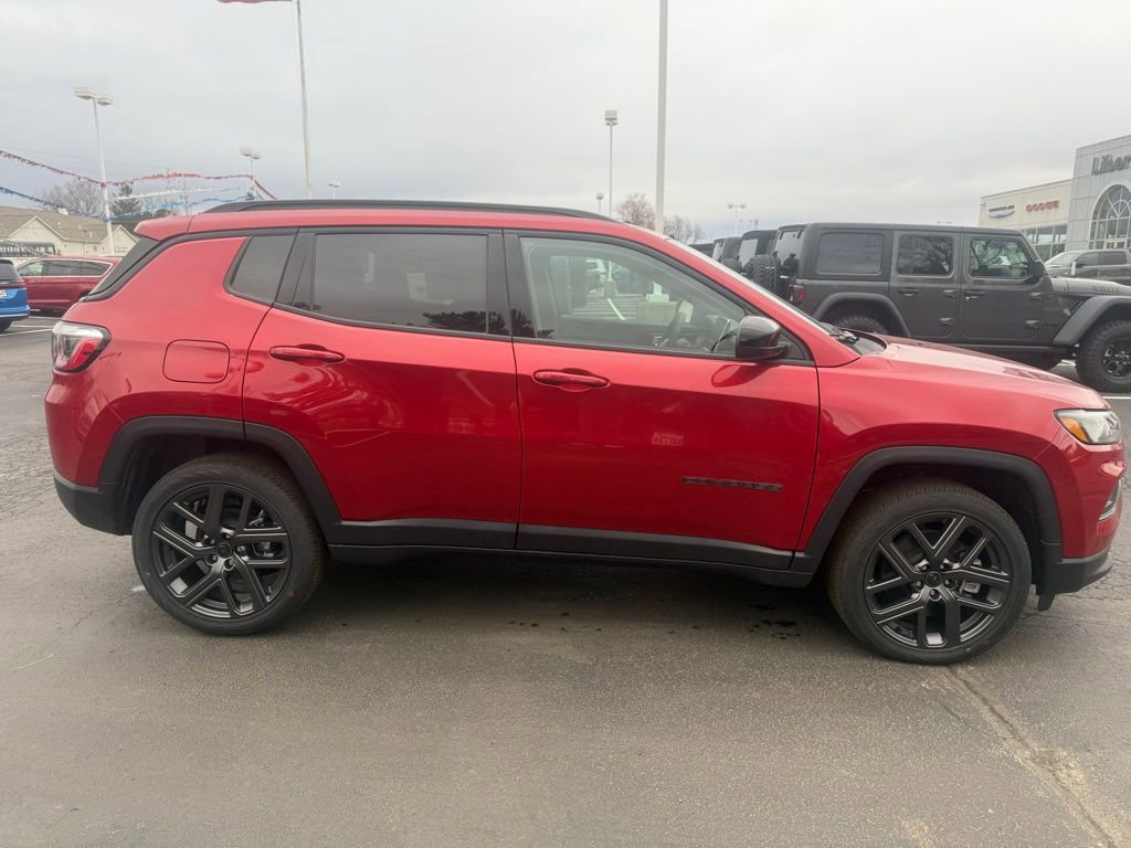 New 2026 Jeep Compass Latitude image 2