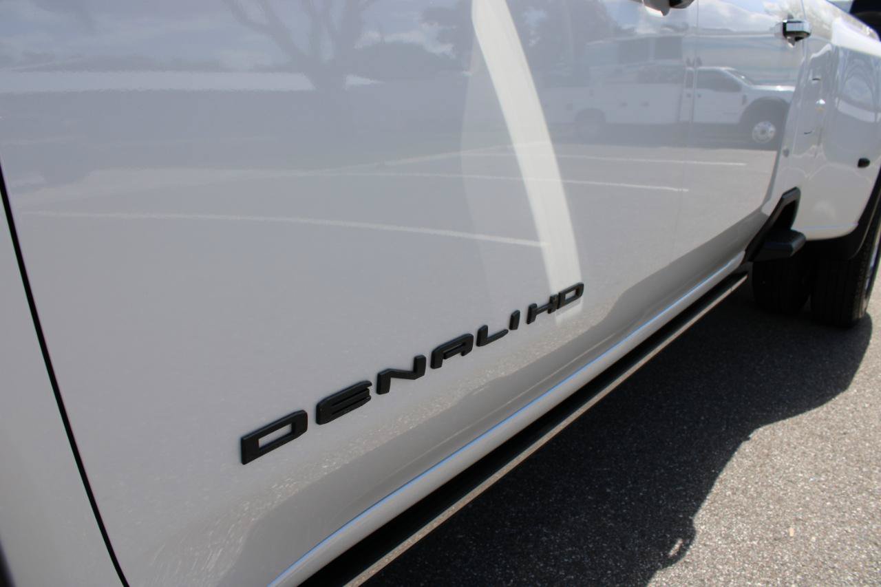 Used 2024 GMC Sierra 3500 Denali Ultimate AWD/4WD image 13