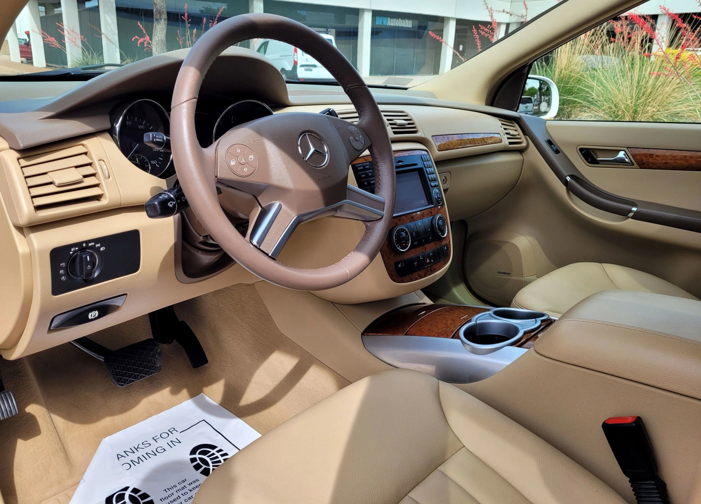 Used 2009 Mercedes-Benz R 350 4MATIC image 25