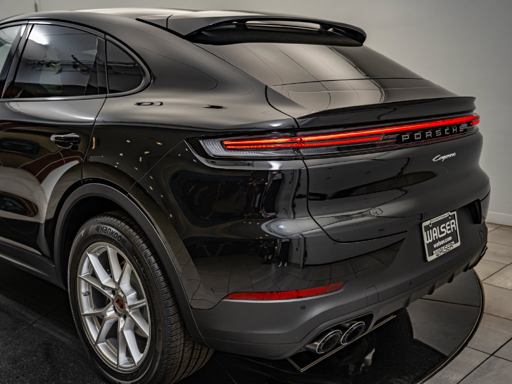 New 2026 Porsche Cayenne Coupe AWD/4WD image 20