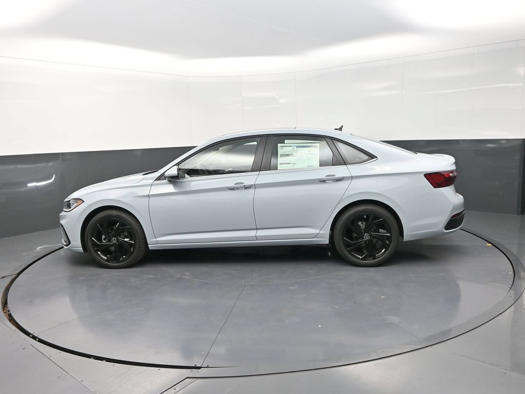 New 2026 Volkswagen Jetta SE FWD image 6