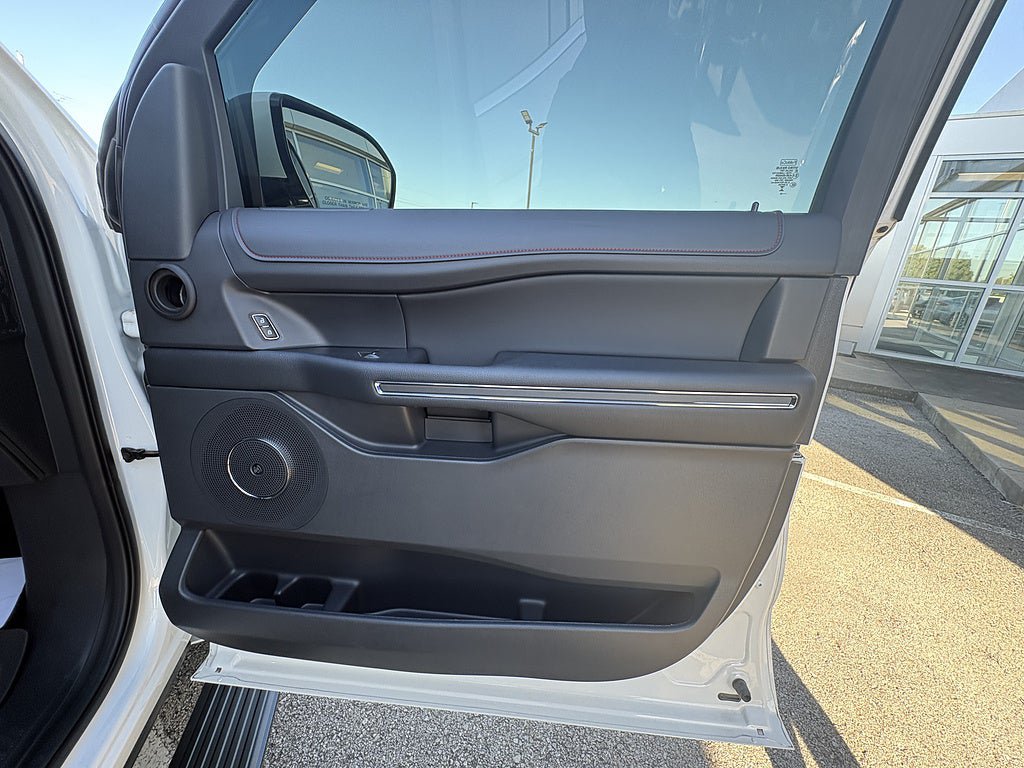 Used 2023 Ford Expedition Limited AWD/4WD image 24