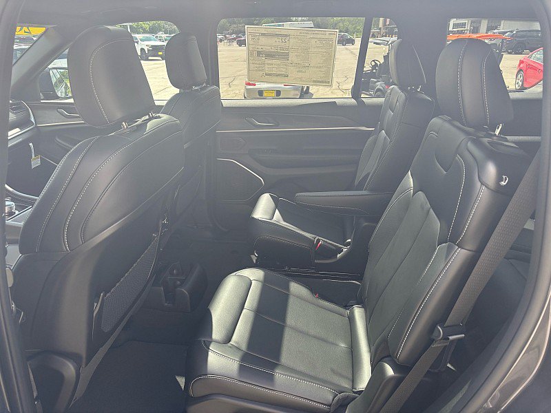 New 2026 Jeep Grand Cherokee L 4WD image 10