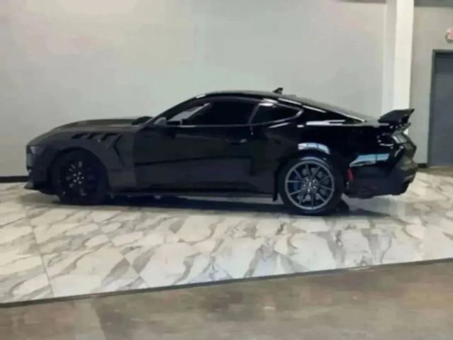 Used 2025 Ford Mustang Dark Horse image 40