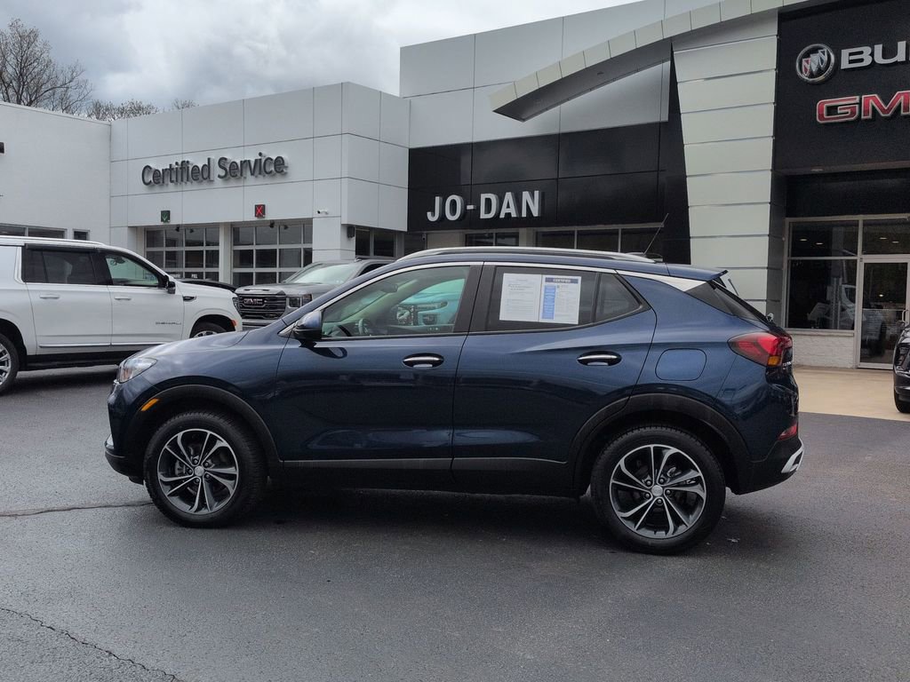 Certified 2023 Buick Encore GX Select AWD/4WD image 8