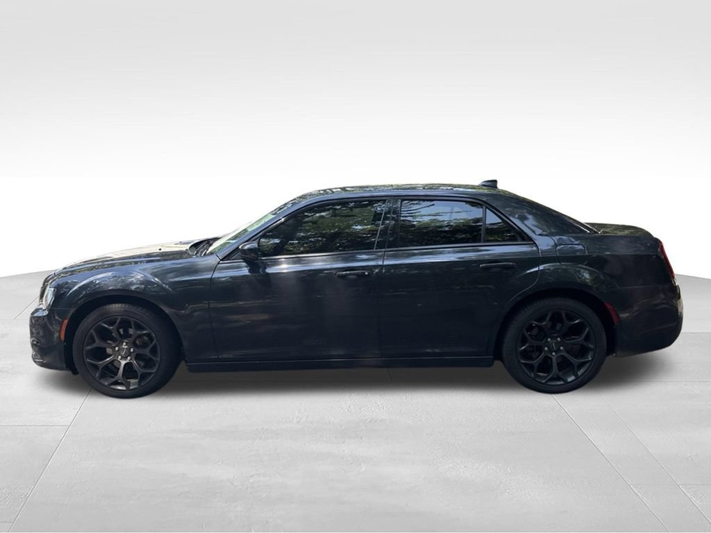 Used 2019 Chrysler 300 Touring w/ Sport Appearance Package RWD image 2