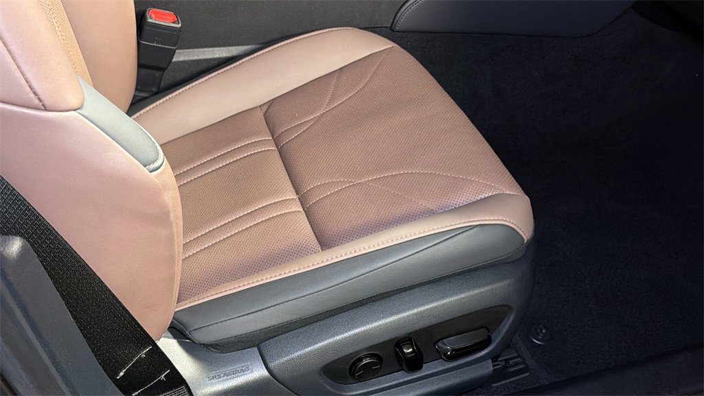 Used 2024 Lexus ES 350 Luxury w/ Technology Package image 11