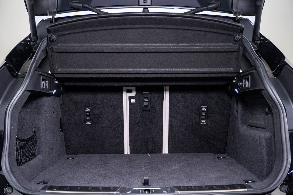 Used 2021 Jaguar F-PACE SVR image 28