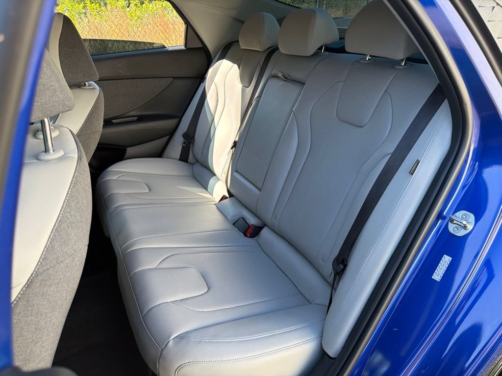 Used 2024 Hyundai Elantra Limited FWD image 19