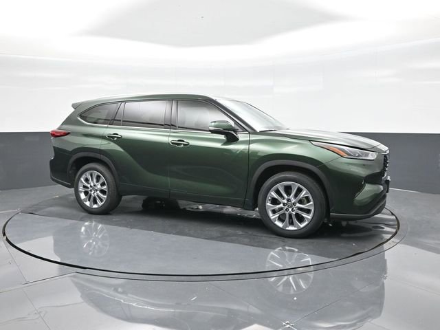 Used 2023 Toyota Highlander Limited FWD image 17