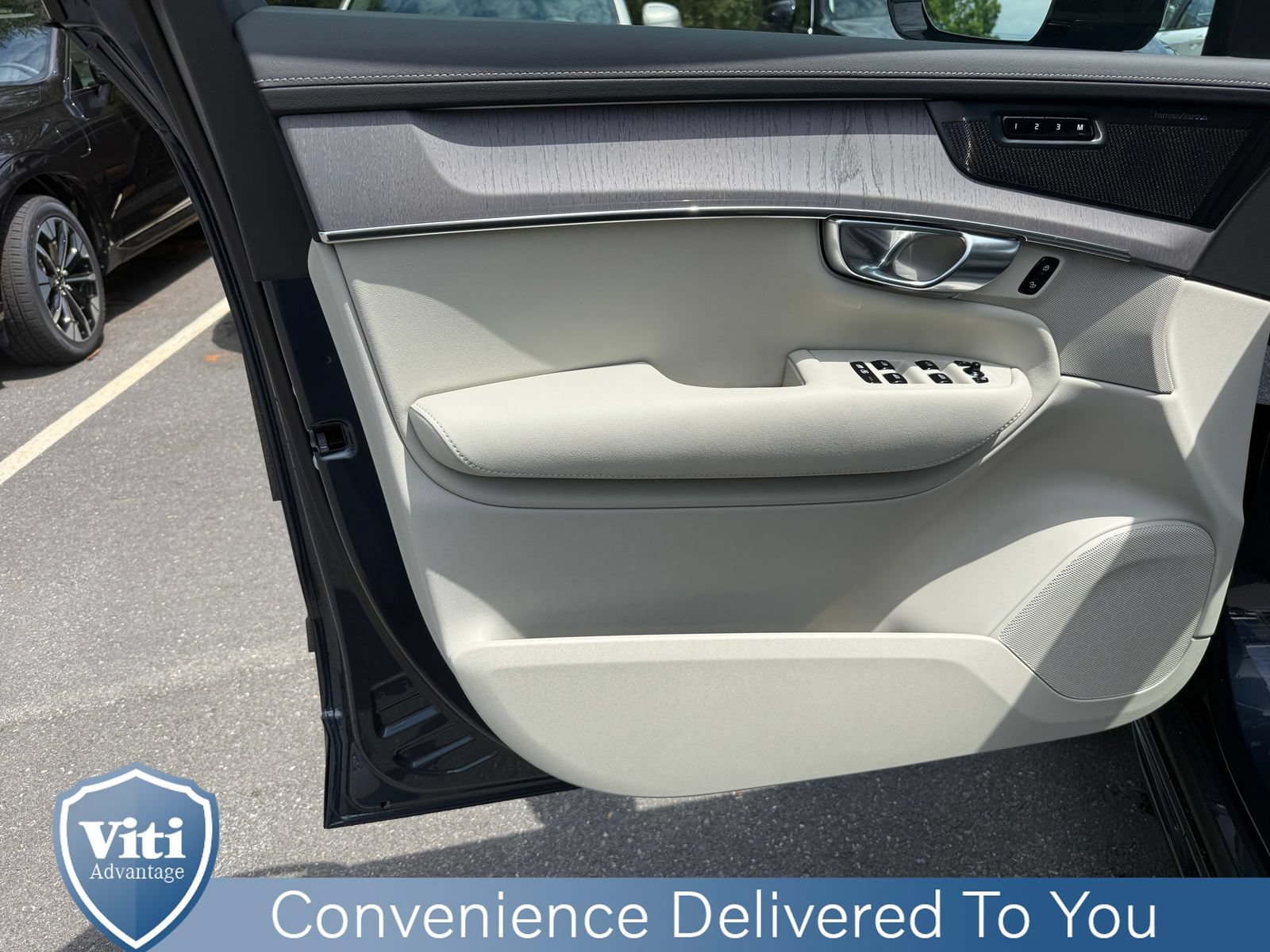 New 2026 Volvo XC90 T8 Ultra w/ Protection Package Premier AWD/4WD image 11