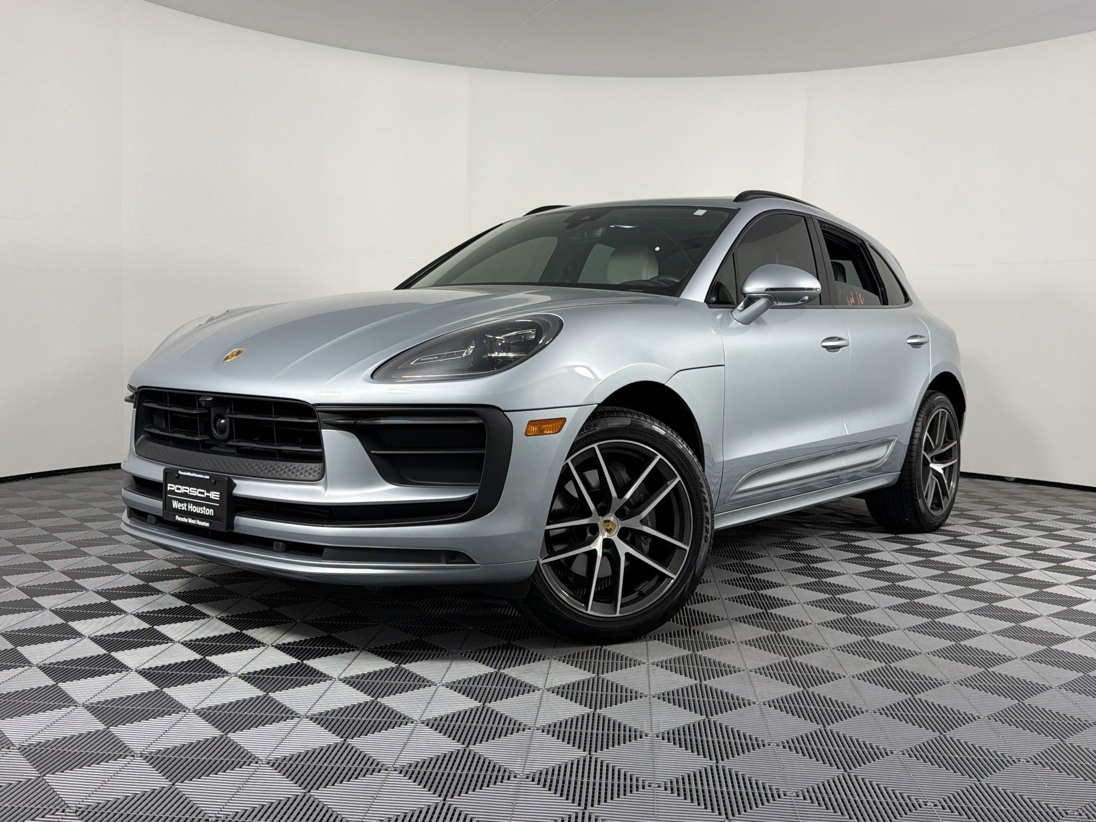 Certified 2024 Porsche Macan w/ Premium Plus Package