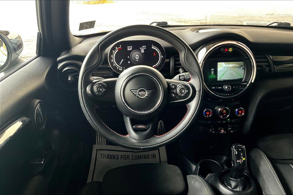 Used 2021 MINI Cooper 2-Door Hardtop image 7