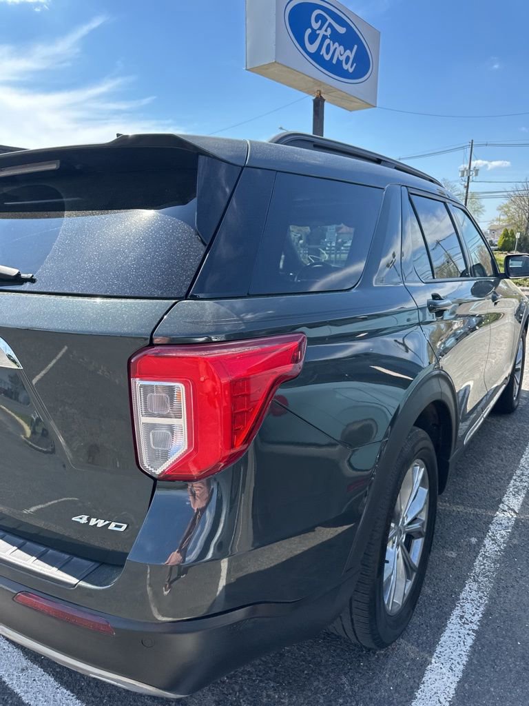 Used 2022 Ford Explorer XLT w/ Equipment Group 202A image 6