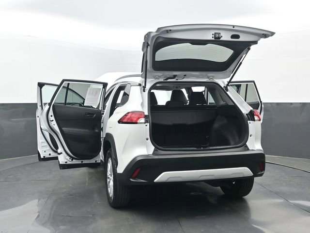 Used 2023 Toyota Corolla Cross LE w/ Moonroof Package image 37