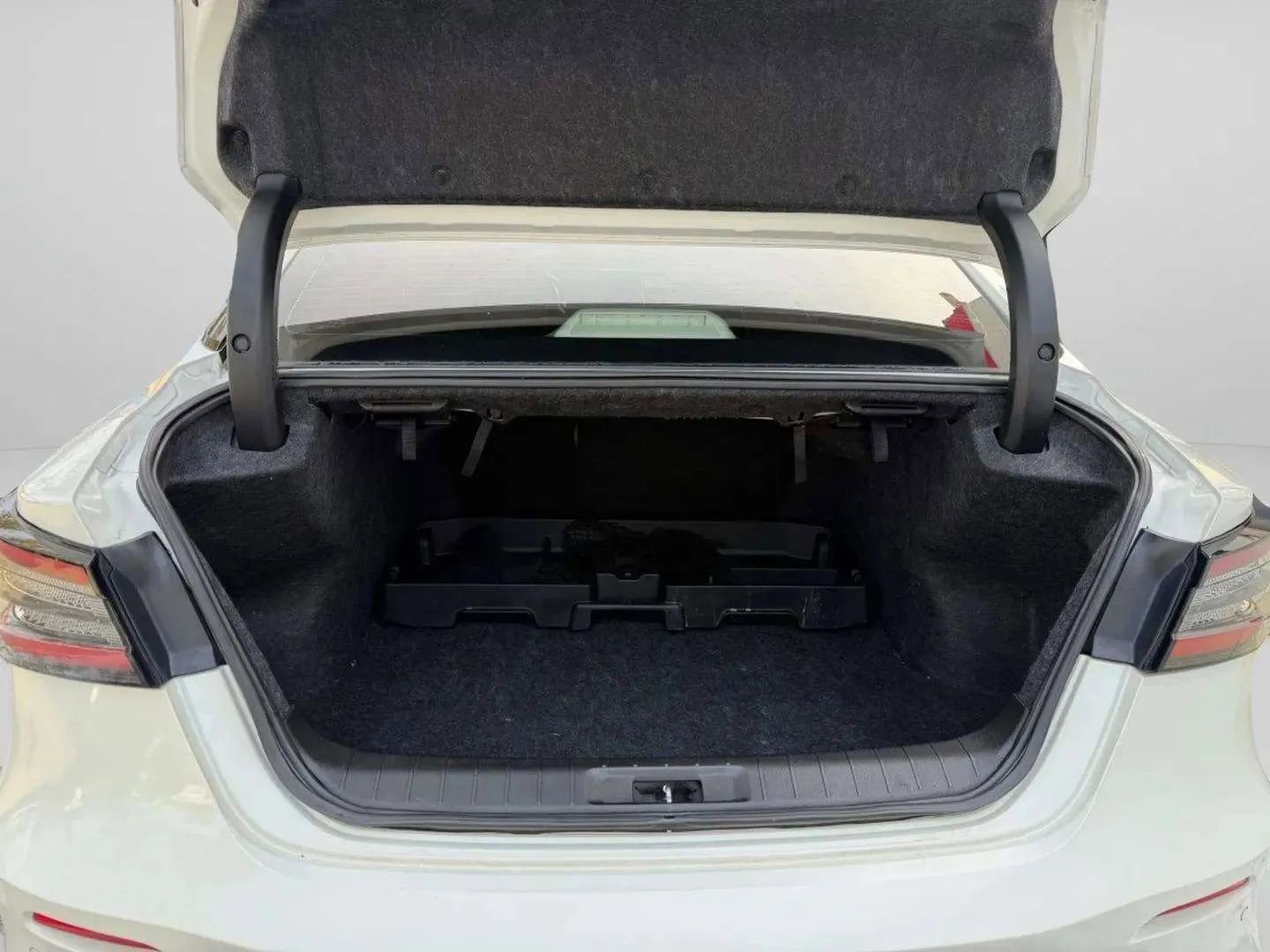 Used 2022 Nissan Maxima Platinum w/ Sport Mat Group image 15