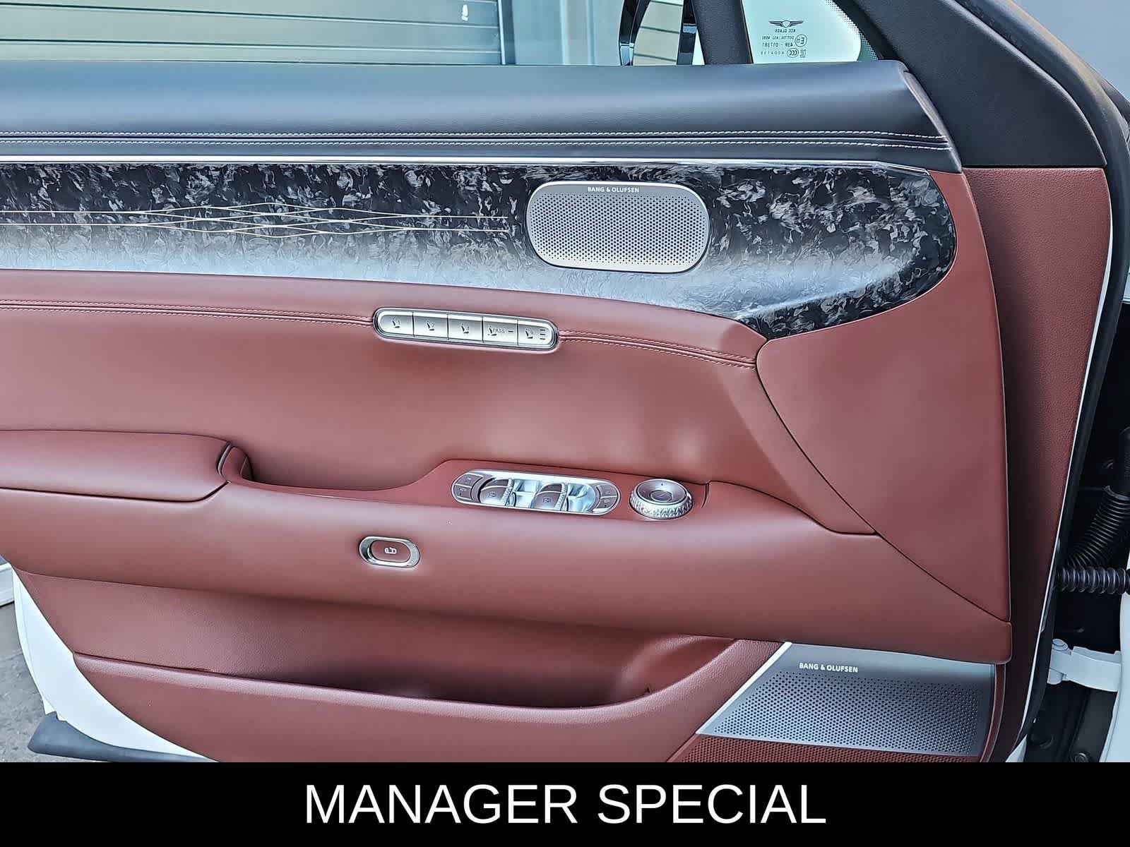 Used 2025 Genesis G90 3.5T AWD/4WD image 28