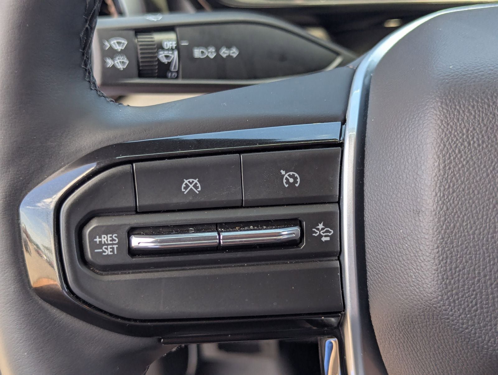 Used 2026 Chevrolet Colorado ZR2 w/ Technology Package AWD/4WD image 27