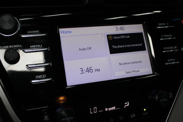 Used 2018 Toyota Camry LE FWD image 15