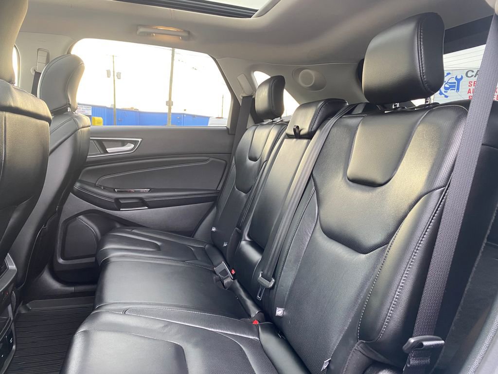 Used 2019 Ford Edge Titanium w/ Equipment Group 301A image 17