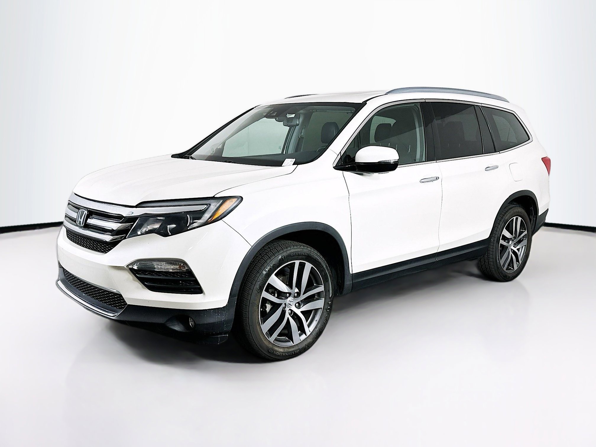 Used 2016 Honda Pilot Elite image 3