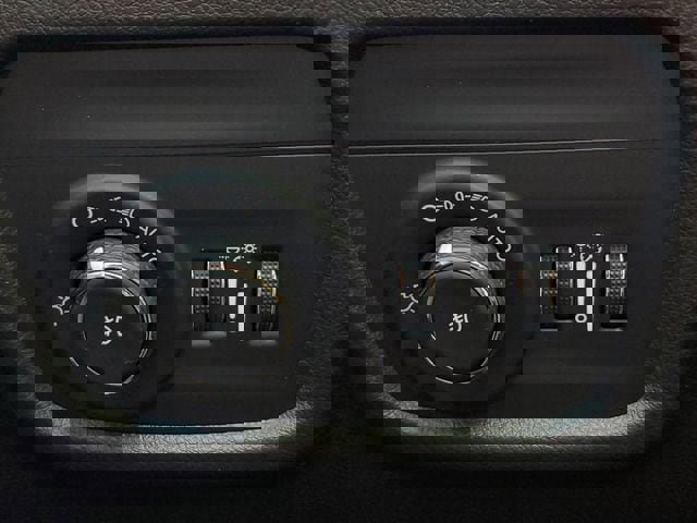 Certified 2022 Jeep Grand Cherokee Limited w/ Luxury Tech Group II image 37