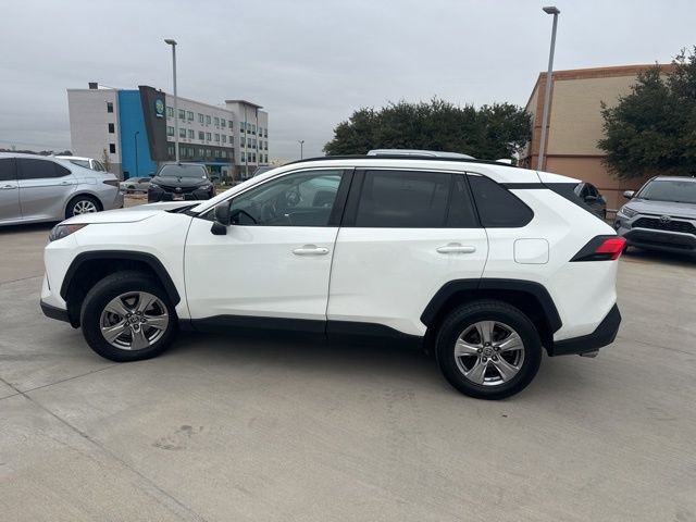 Used 2022 Toyota RAV4 LE image 6