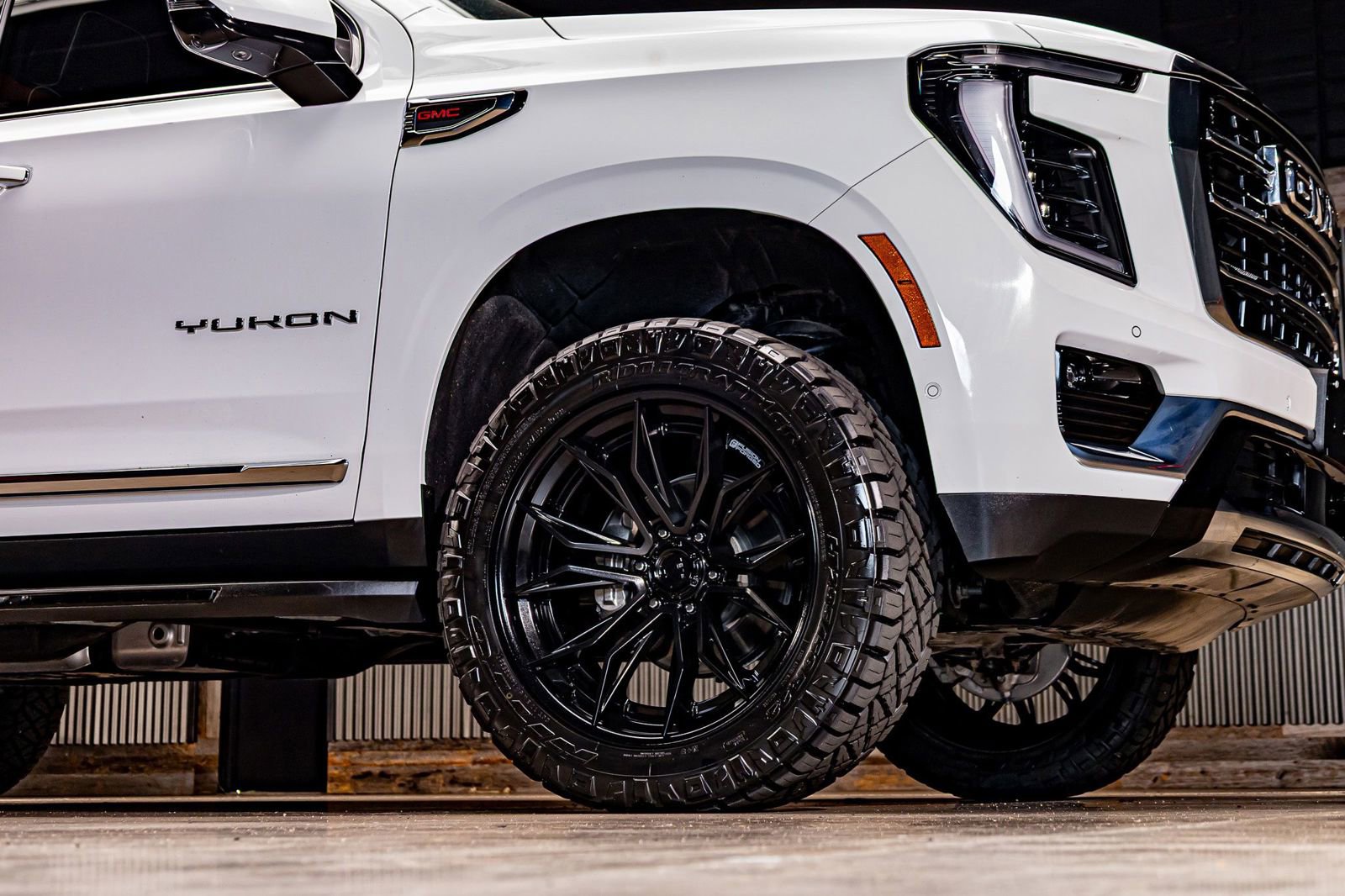 Used 2025 GMC Yukon XL Elevation w/ Technology Package image 12