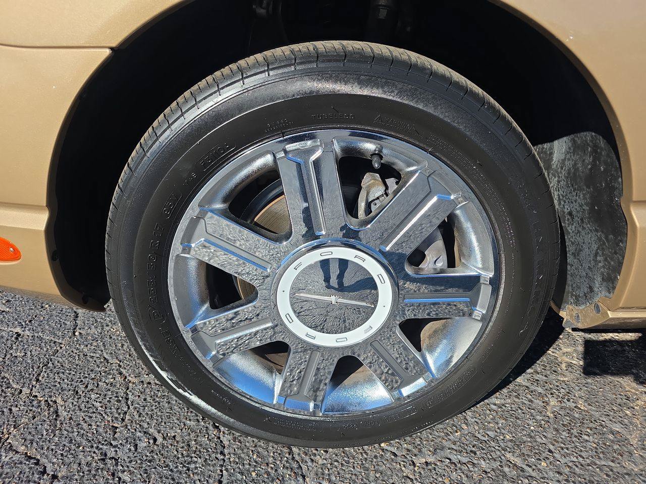 Used 2005 Ford Thunderbird RWD image 30