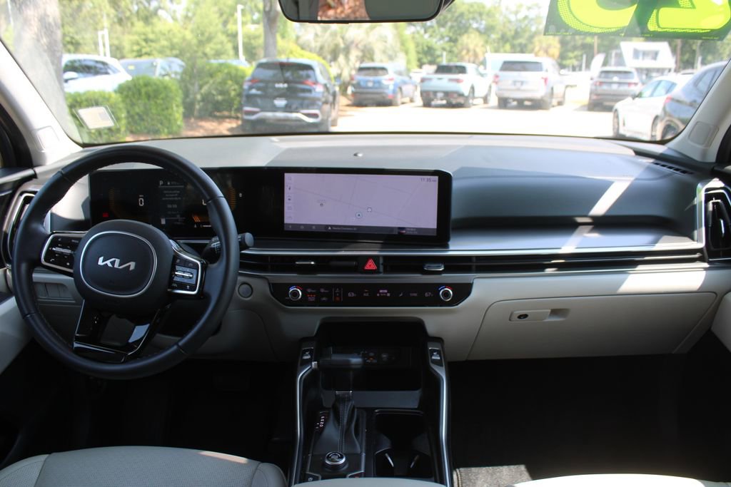Certified 2025 Kia Sorento S w/ Panoramic Sunroof Package FWD image 24
