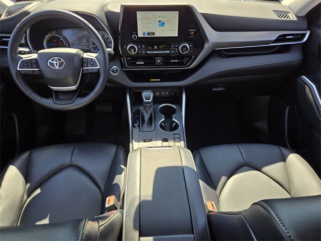 Used 2023 Toyota Highlander XLE image 14