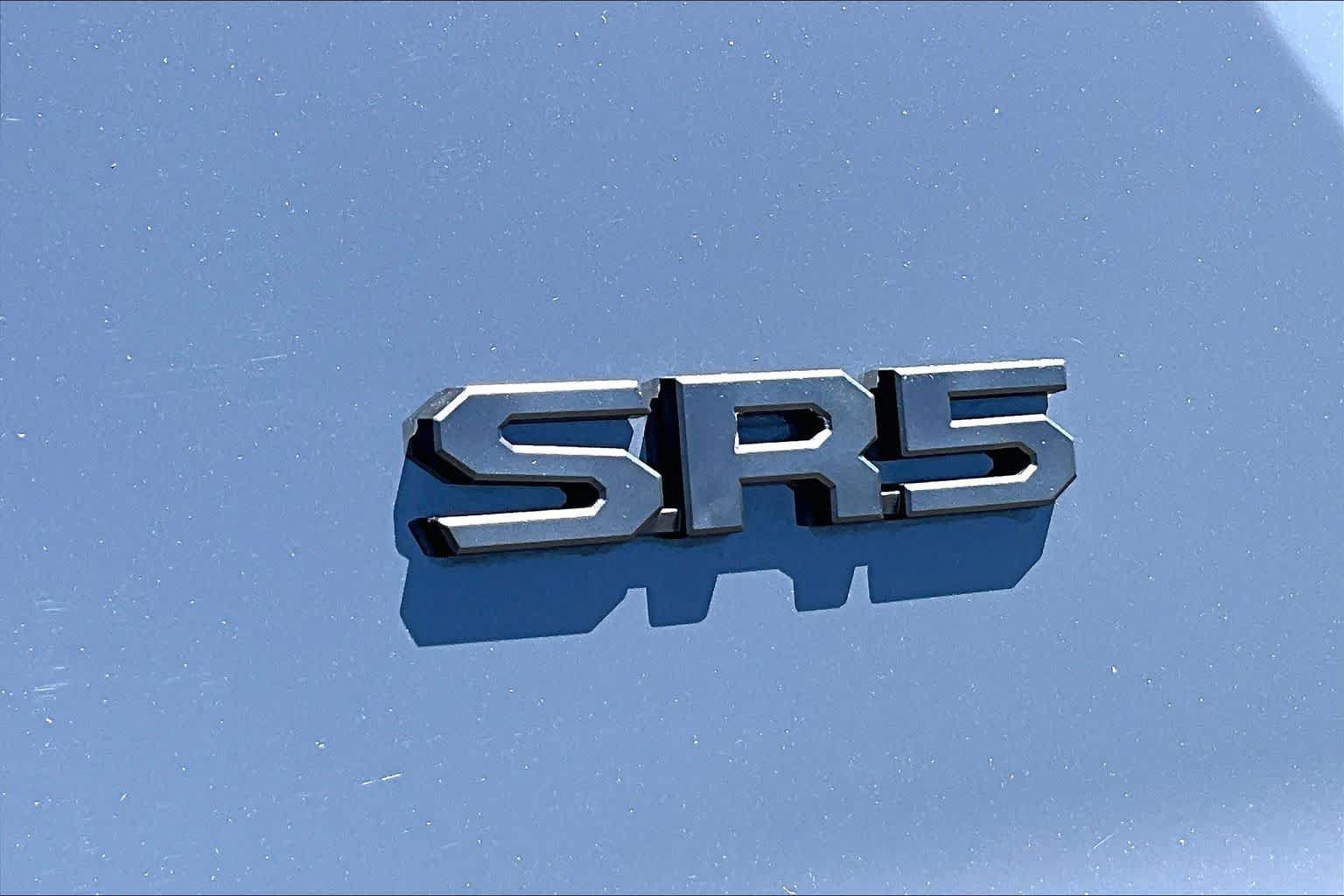 Used 2025 Toyota 4Runner SR5 AWD/4WD image 9
