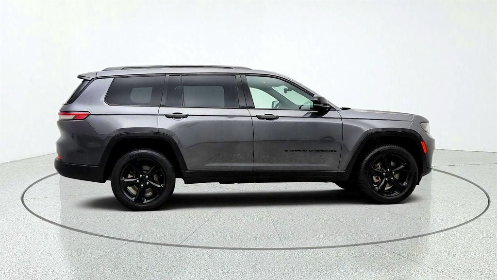 Used 2023 Jeep Grand Cherokee L Altitude AWD/4WD image 4