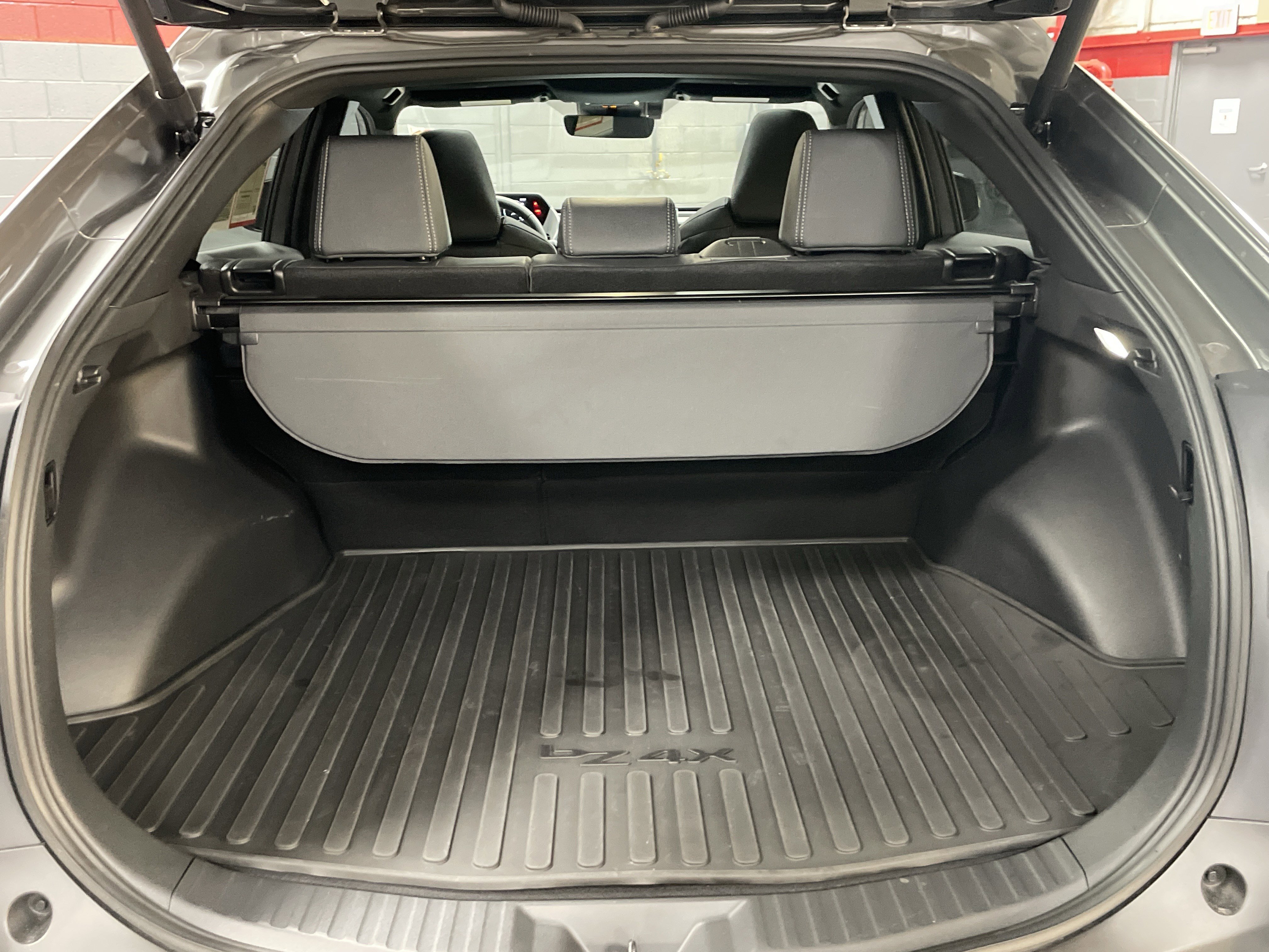 Used 2025 Toyota bZ4X FWD image 34