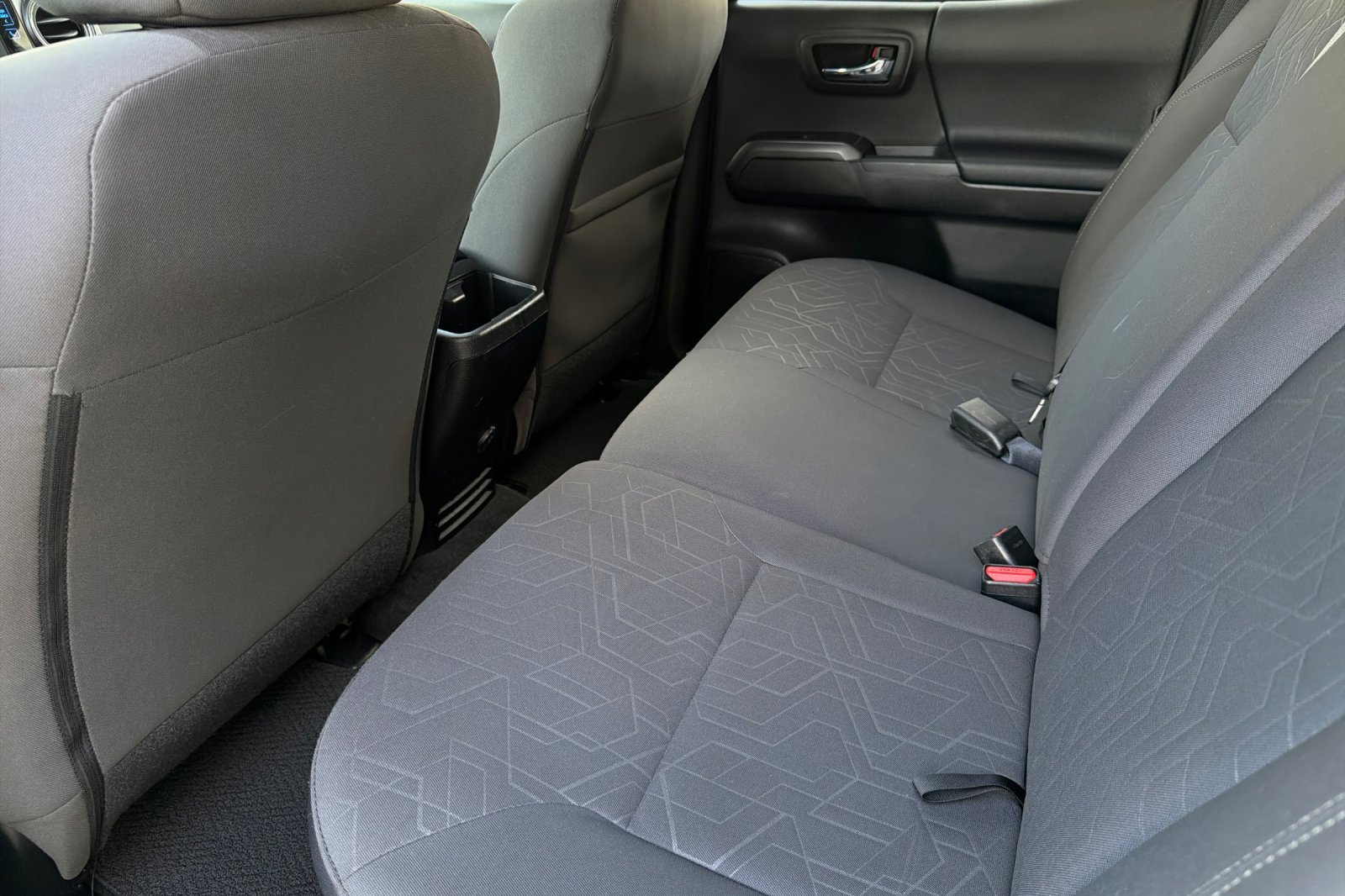 Used 2016 Toyota Tacoma TRD Sport w/ Premium & Technology Package RWD image 12