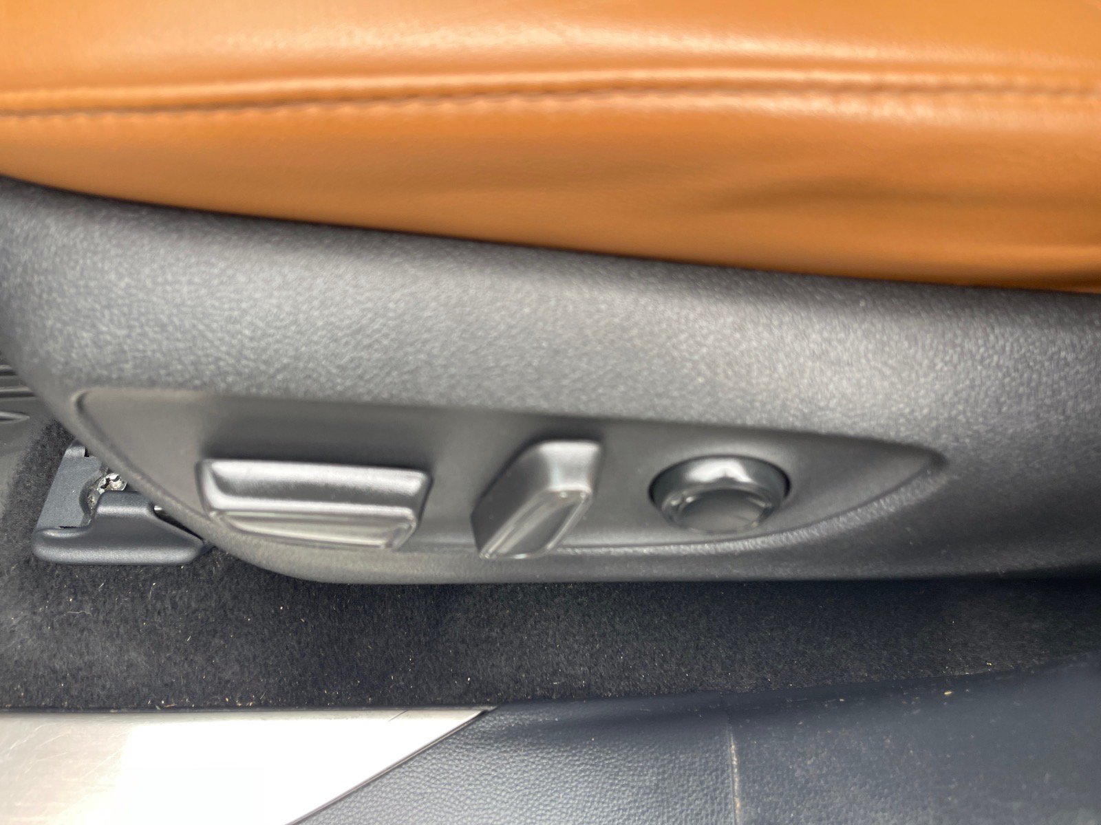 Used 2021 Toyota Highlander Platinum AWD/4WD image 9