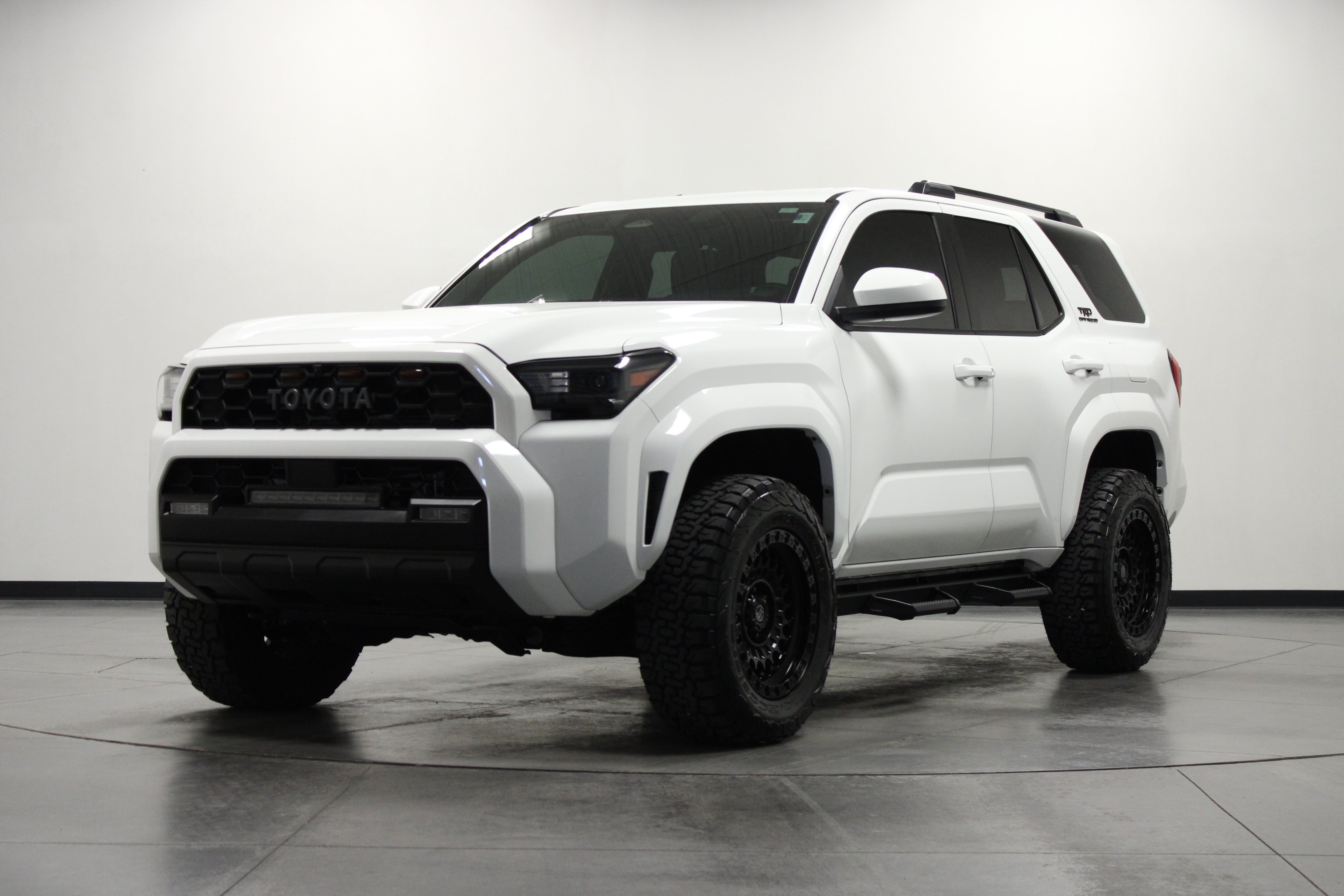Used 2025 Toyota 4Runner SR5 AWD/4WD image 8