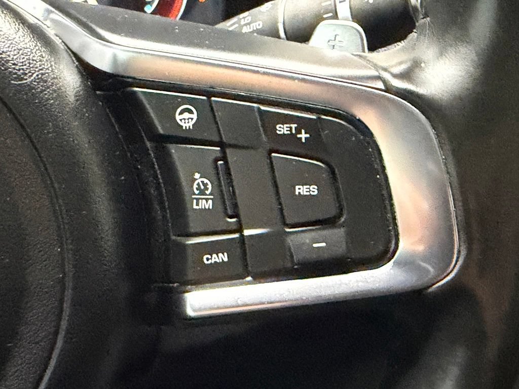 Used 2018 Jaguar XE S RWD image 28