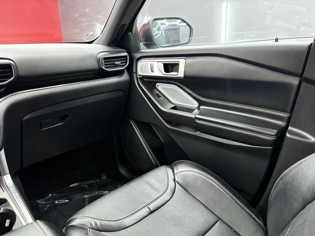 Used 2020 Ford Explorer ST w/ ST Street Pack image 17